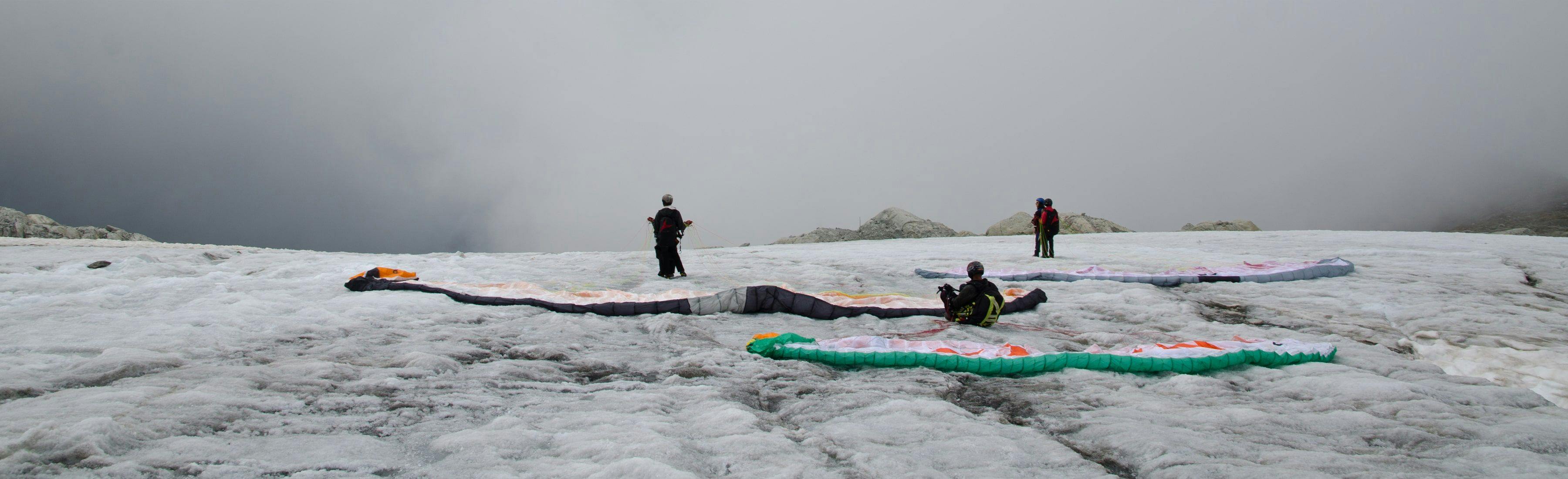 paragliders hero image