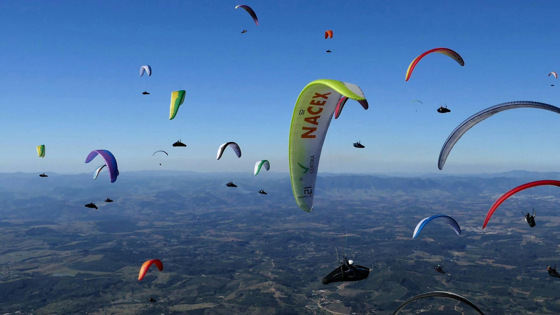 paragliders hero image