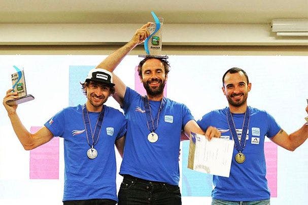 LUC, MERYL Y EL EQUIPO FRANCÉS GANAN EL CAMPEONATO DE EUROPA.